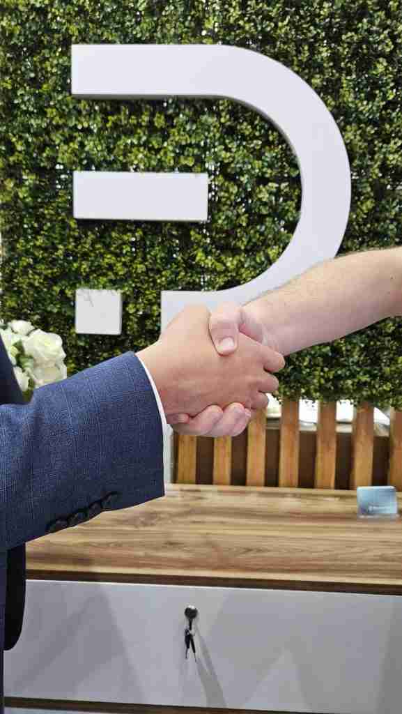 finductive Logo hands